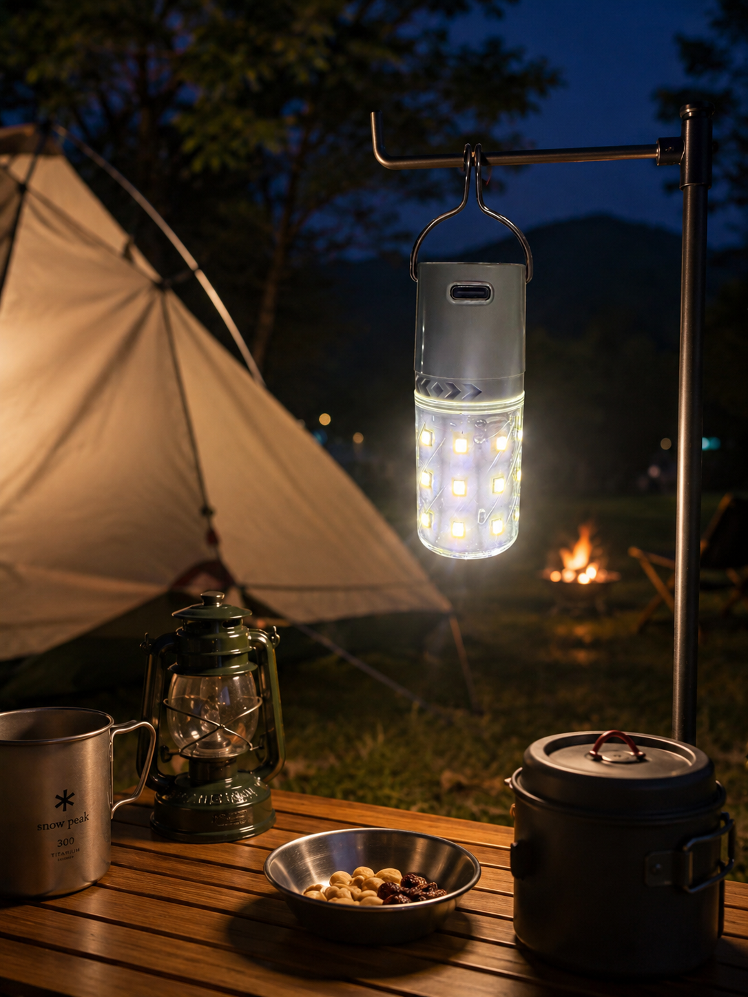 Travel Accessories For Plane - USB Rechargeable Emergency Light Bulb, Hook-type